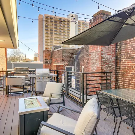 Stylish Dtwn Knoxville Condo With Rooftop Deck!